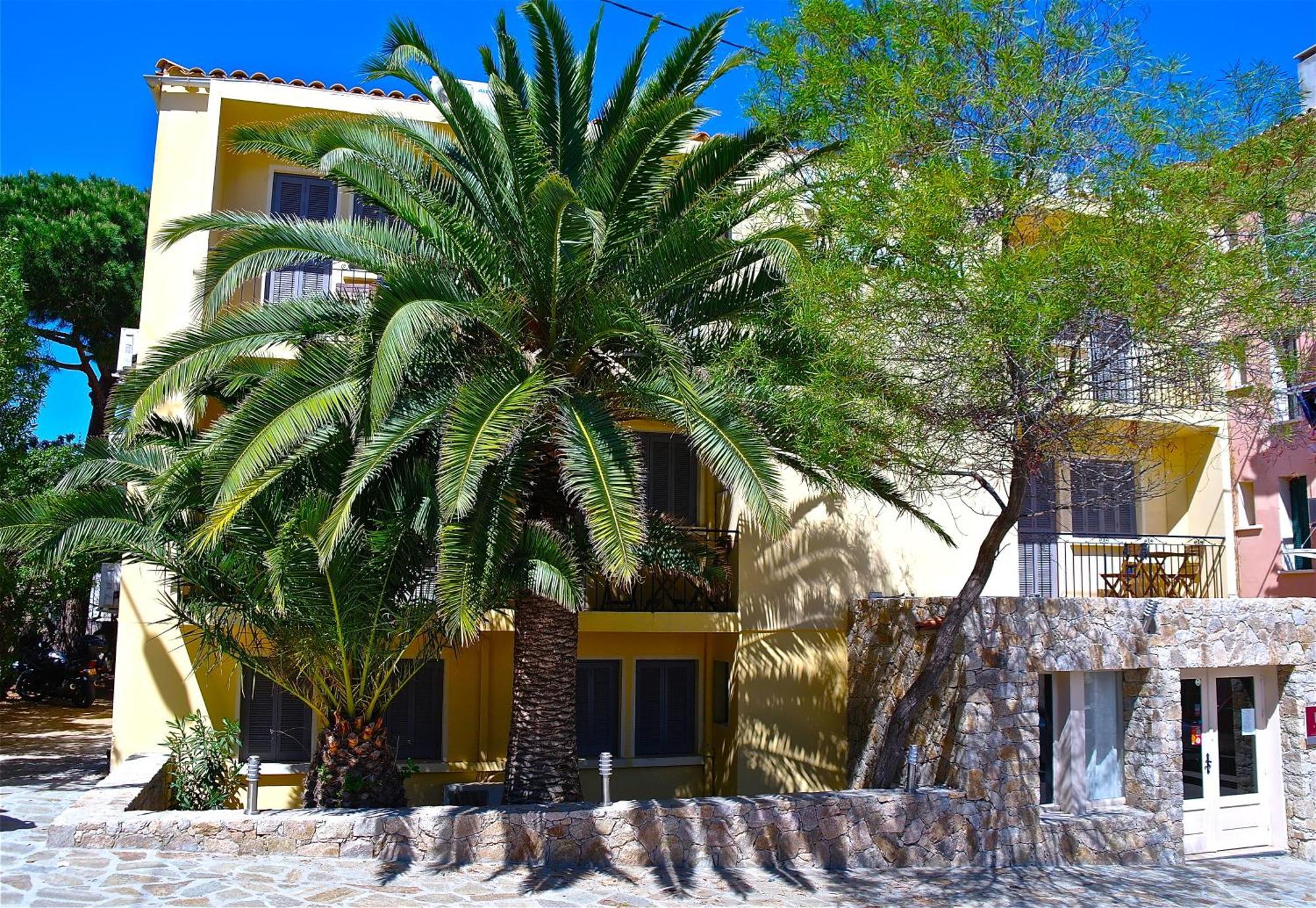 Hotel Le Grillon LʼÎle-Rousse Eksteriør billede